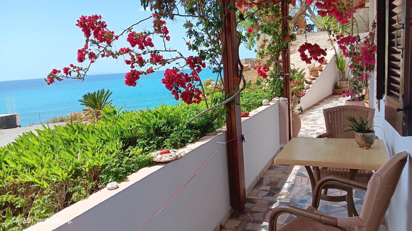 Eleni Goumenaki Plakias Studios Exterior photo
